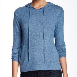 Harlowe & Grahm Blue Lightweight Sweatshirt